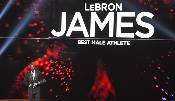 LeBron James si v létě 2016 odnesl cenu ESPY Awards pro nejlepšího sportovce.