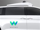 Chrysler Pacifica jako testovací prototyp autonomního vozu spolenosti Waymo,...