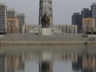 Jeden z mnoha pomník v Severní Koreji.