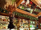 Bar The Black Angels byl vybudován v románských a gotických sklepeních pod...