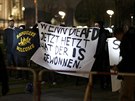 Proti demonstraci píznivc AfD v Berlín protestovali stoupenci migraní...