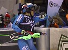 Henrik Kristoffersen se raduje v cíli slalomu v Madonn di Campiglio.