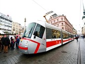 Po Brně jezdí dvacet nových tramvají Škoda 13T. Městské části je pojmenovali po...