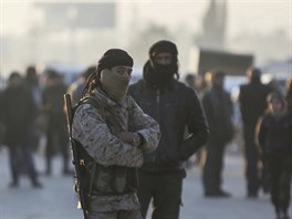 Syrt ozbrojenci jsou sveni z vchodnho Aleppa do provincie Idlb (20....
