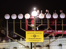 Slavnostní zapálení svtel chanukové menory 27. prosince 2016 v Praze.
