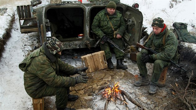 Bojovníci tzv. Luhanské lidové republiky v oblasti Svitlodarského oblouku (19. prosince 2016)