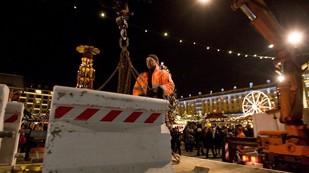 Vnon trhy v saskch Dranech ode dneka ste vce policist (20.12.2016).