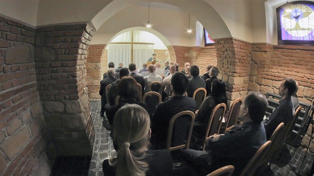 Otev�en� a vysv�cen� kaple ve v�znici Bory, kterou vybudovali v�zni podle n�vrhu architekta Davida V�vry. Kapli vysv�til plze�sk� biskup Tom� Holub.