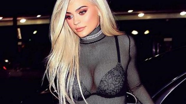 Kylie Jennerov se bhem poslednch let nejmn o dv sla zvtila adra. Ve pit hormonm.