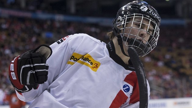 Nico Hischier proti esku adoval. Temi body rozhodl o vtzstv vcar na svenci trenra Jakuba Petra.