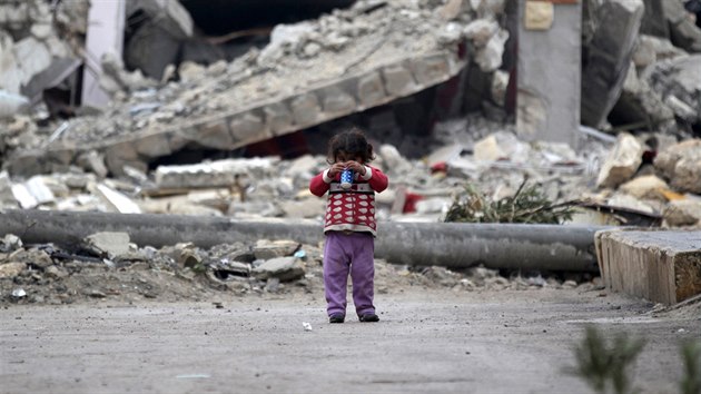 Boje v Aleppu utichly. Mstn se mohou pomalu vrtit k normlnmu ivotu. Obnova msta vak potrv roky. (26. prosince 2016)