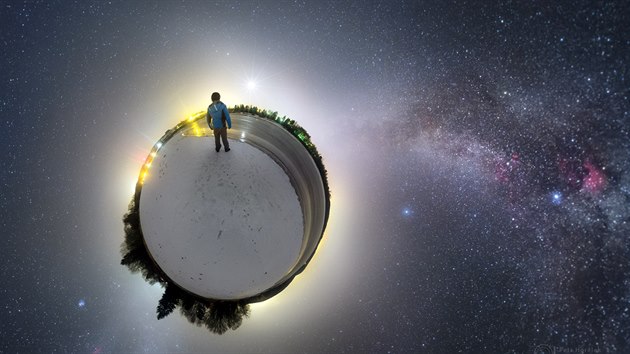 Astronom Petr Horálek vyfotil "planetu s Malým princem" u sečské přehrady, kterou považuje za nejkrásnější místo na světě. Ve svých 11 letech tu propadl pozorování hvězd.