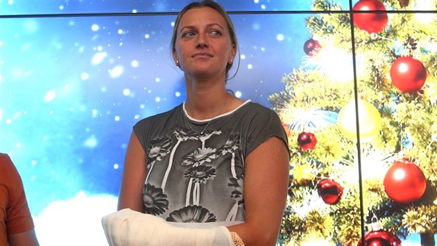 Petra Kvitová na setkání s novinái po proputní z nemocnice.