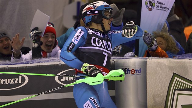 Henrik Kristoffersen se raduje v cli slalomu v Madonn di Campiglio.