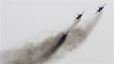 Stroje MiG -29 ruského týmu Strii (Rorýsi) na letecké pehlídce nedaleko...
