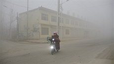 Obyvatele čínských metropolí trápí znečištění vzduchu