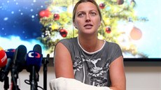 Petra Kvitová na setkání s novinái po proputní z nemocnice.