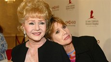 Debbie Reynoldsová a její dcera Carrie Fisherová (Beverly Hills, 19. srpna 2003)