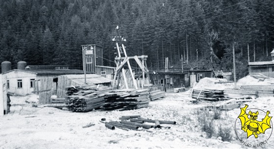 Unikátní snímek hornické osady v Obřím dole, kde platil zákaz focení.