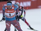 Ruský bec na lyích Sergej Usugov na trati sprintu na Tour de Ski