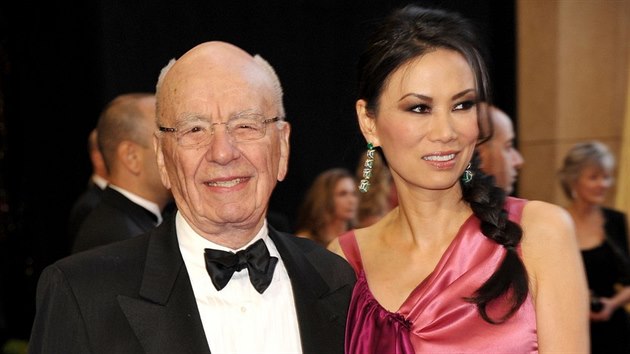 Rupert Murdoch a Wendi Dengov (Hollywood, 27. nora 2011)