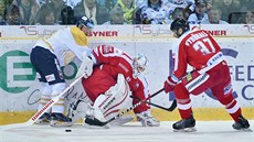 ZLATÉ OSLAVY NEPOKAZILI. Libere�tí mist�i (vlevo Daniel �pa�ek) nastoupili...