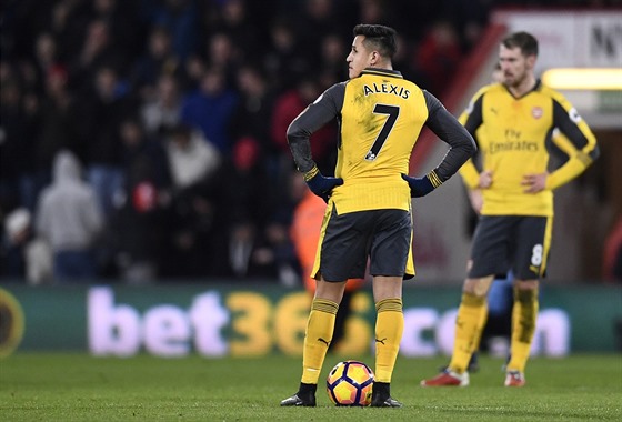 Alexis Sánchez z Arsenalu bude rozehrávat. Arsenal práv dostal gól.