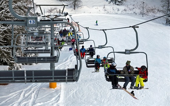Víkendové lyování ve skiareálu Bublava.
