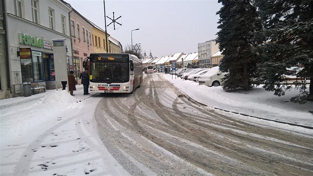 Autobus m�stské dopravy na Karlov� nám�stí v T�ebí�i.