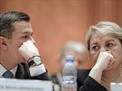 Rumunský premiér Sorin Grindeanu a Sevil Shhaidehová, která byla pvodn...