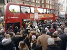 Metro v Londýn se neotevelo. Zamstnanci stávkují. (9.1.2017)