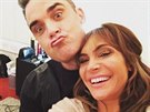 Ayda Fieldová a Robbie Williams (2016)