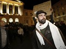 Lidé pili Herroua podpoit ped soud v Nice (4. ledna 2017)