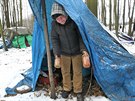 Bezdomovkyn� Karla Melcherov� ukazuje potravinov� z�soby. (6. ledna 2017)