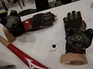 Díky Vive Trackeru lze do virtuální reality dostat cokoliv. Teba i rukavice.