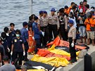 Pi poáru trajektu pilo u indonéské metropole Jakarty o ivot 23 lidí (1....