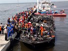 Pi poáru trajektu pilo u indonéské metropole Jakarty o ivot 23 lidí (1....