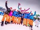 EUFORIE V OBERHOFU. eský biatlonový tým slaví první místo Gabriely Koukalové...