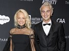 Pamela Andersonová a její syn Brandon Thomas Lee (Beverly Hills, 7. ledna 2017)