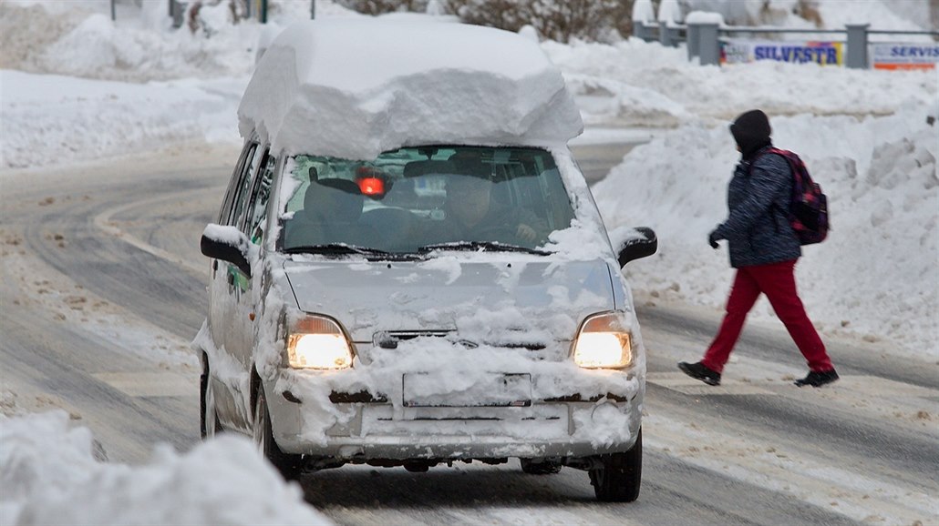 Odstrániť z vozidla a z nákladu kusy ľadu a snehu