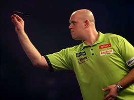 Nizozemsk ipka Michael van Gerwen vybojoval titul mistra svta.