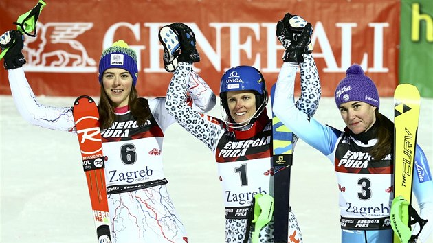 Stupn vtz zvodu Svtovho pohru slalomek jsou esko-slovensk. Zleva Petra Vlhov (druh msto), vtzka Veronika Velez-Zuzulov a rka Strachov.