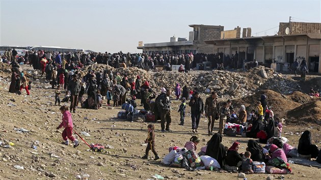 Irck armda za  pomoci kurdskch jednotek se sna osvobodit Mosul od jna loskho roku (2. ledna 2017)