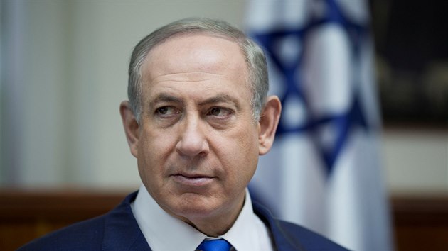 Izraelsk premir Benjamin Netanjahu na setkn kabinetu (8. ledna 2017)