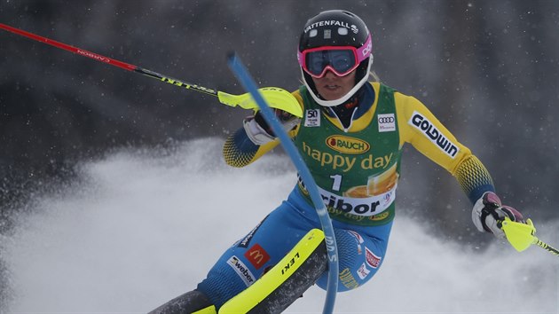 Frida Hansdotterov ve slalomu v Mariboru.