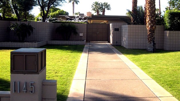 D�m Franka Sinatry - vchod z ulice