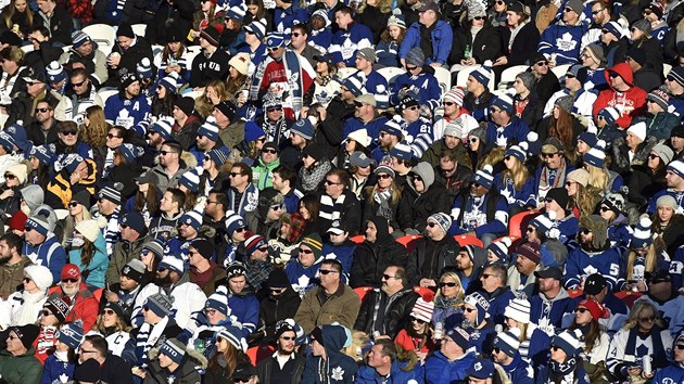 Fanouci v Torontu sleduj duel Centennial Classic mezi domcm tmem Maple Leafs a Detroitem.