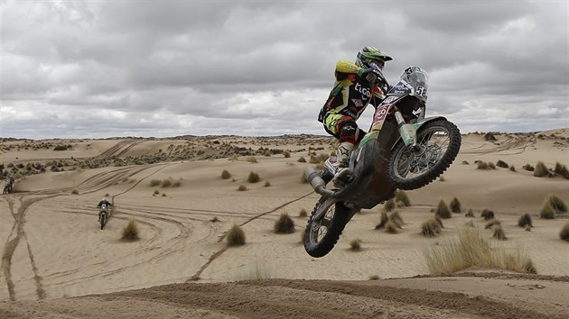 Argentinsk motocyklista Pablo Rodriguez v 7. etap Rallye Dakar.