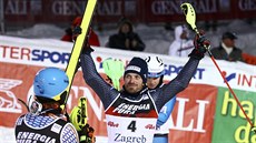 Italský ly�a� Manfred Mölgg po vít�zství ve slalomu v Záh�ebu.