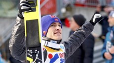 Norský skokan na lyích Daniel Andre Tande se raduje z vítzství ve tetím...